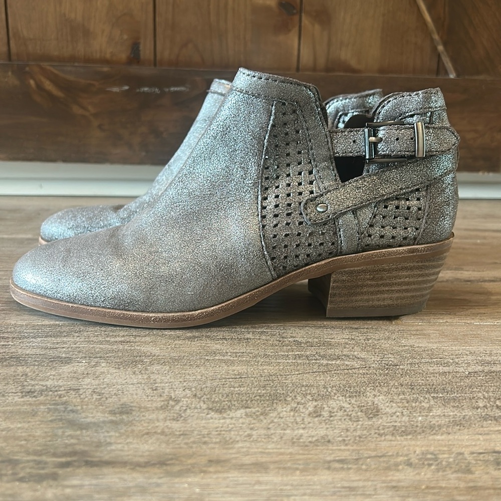 Vince Camuto  Silver Ankle Boots Women’s Booties size 8
